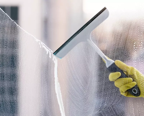Professionelle Glasreinigung von Fenstern und Glasflächen in Bremen